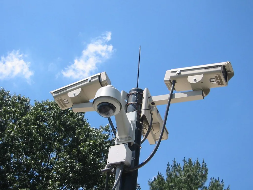 Ciberseguridad para cámaras IP: 10 ajustes antes de conectarlas a internet en Mérida