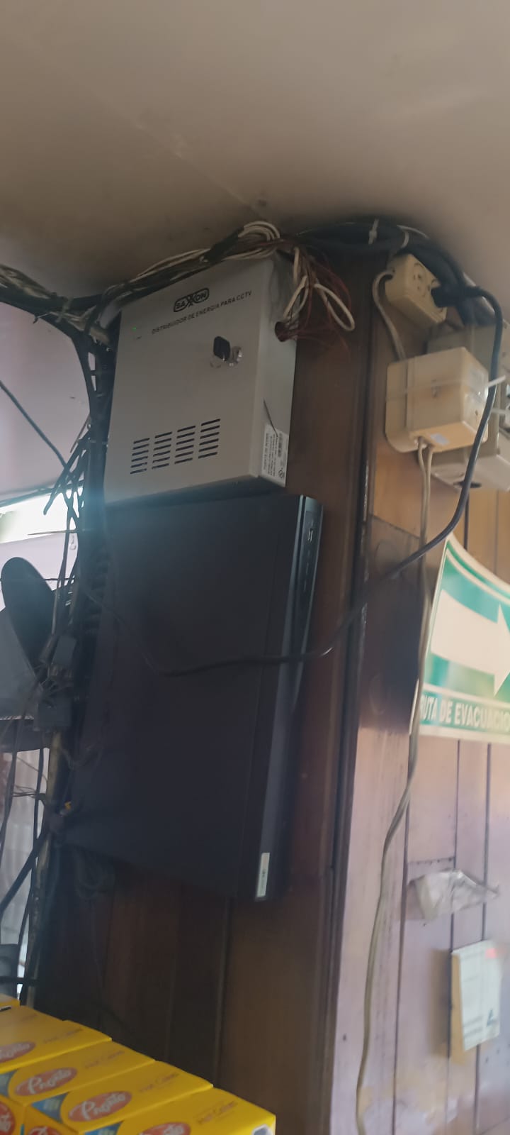 Red WiFi empresarial instalada por TECYPE en oficinas de Mérida