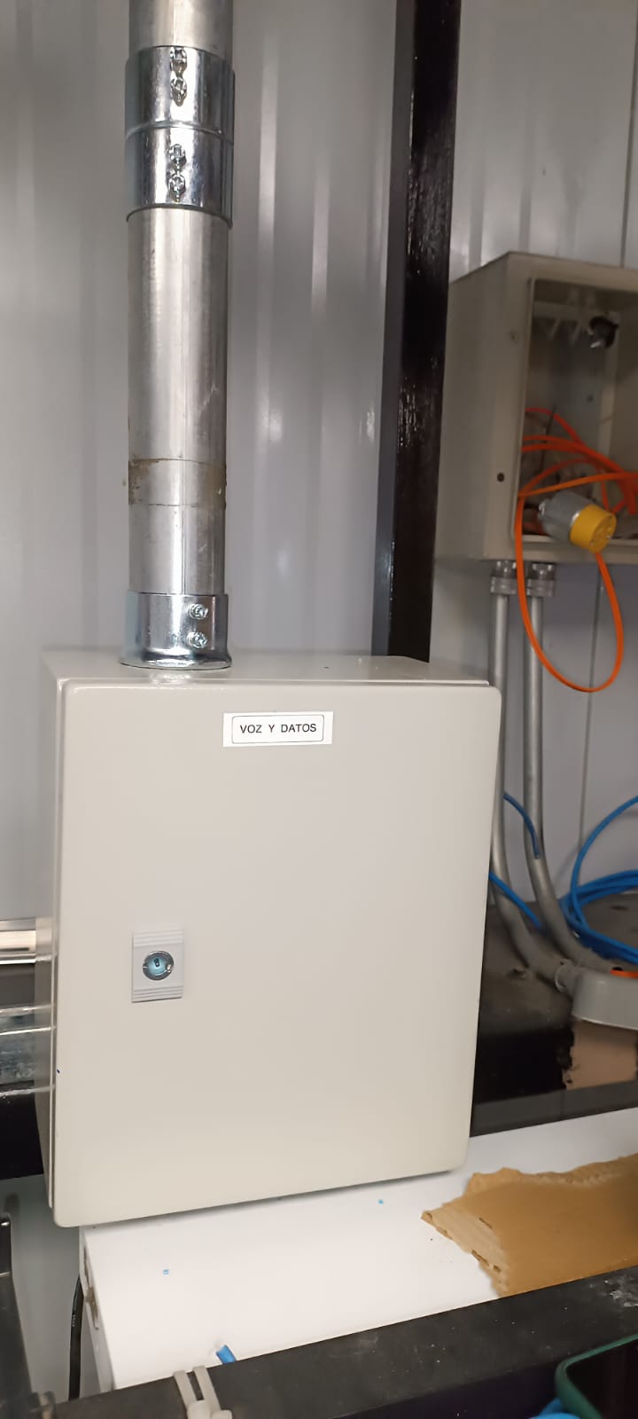 Sistema de alarmas para negocio instalado por TECYPE en Mérida