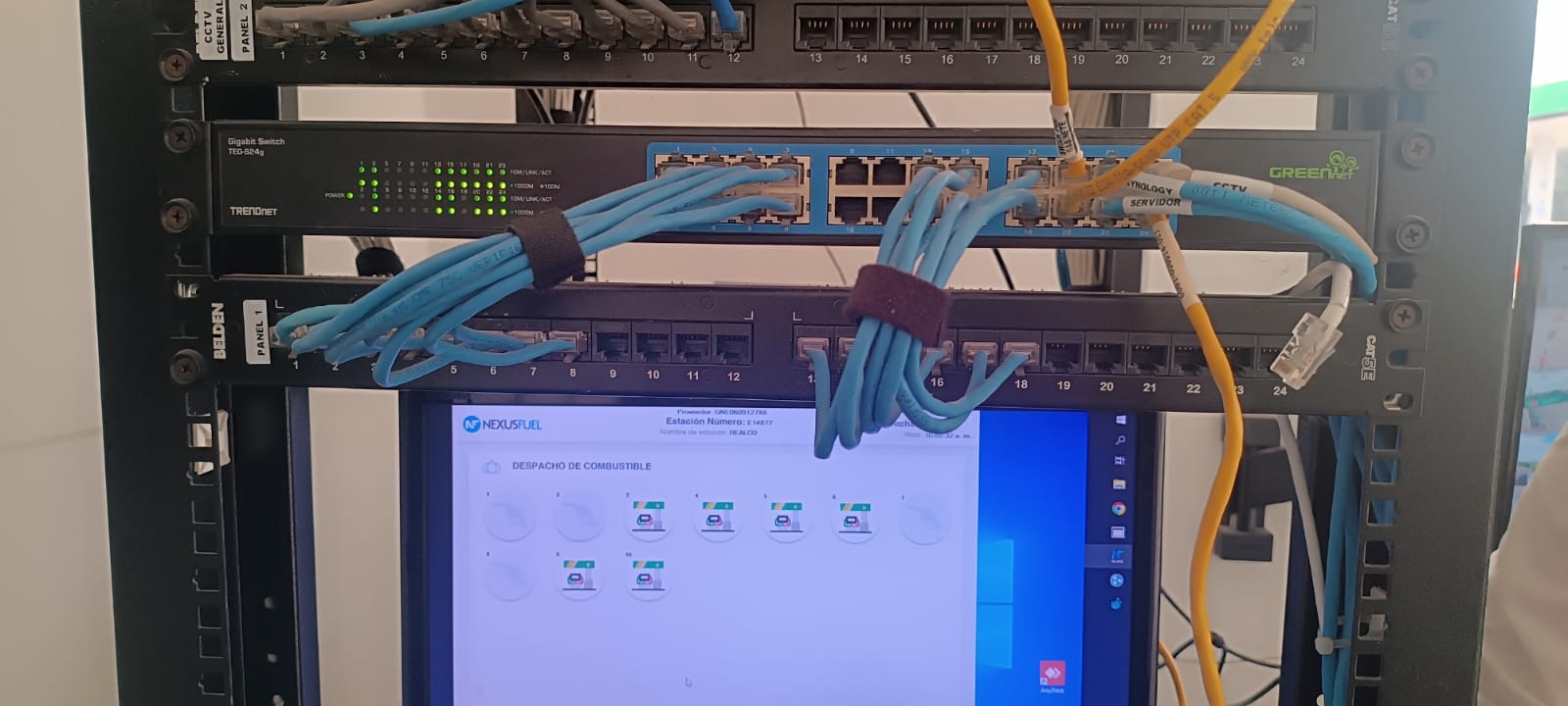 Cableado de fibra óptica instalado por TECYPE en empresa de Mérida