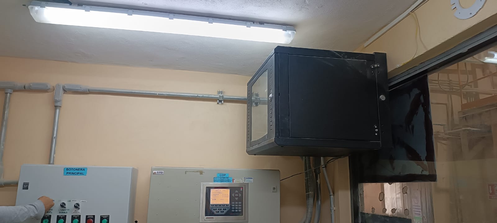 Alarma con sensor de humo instalada por TECYPE en Mérida