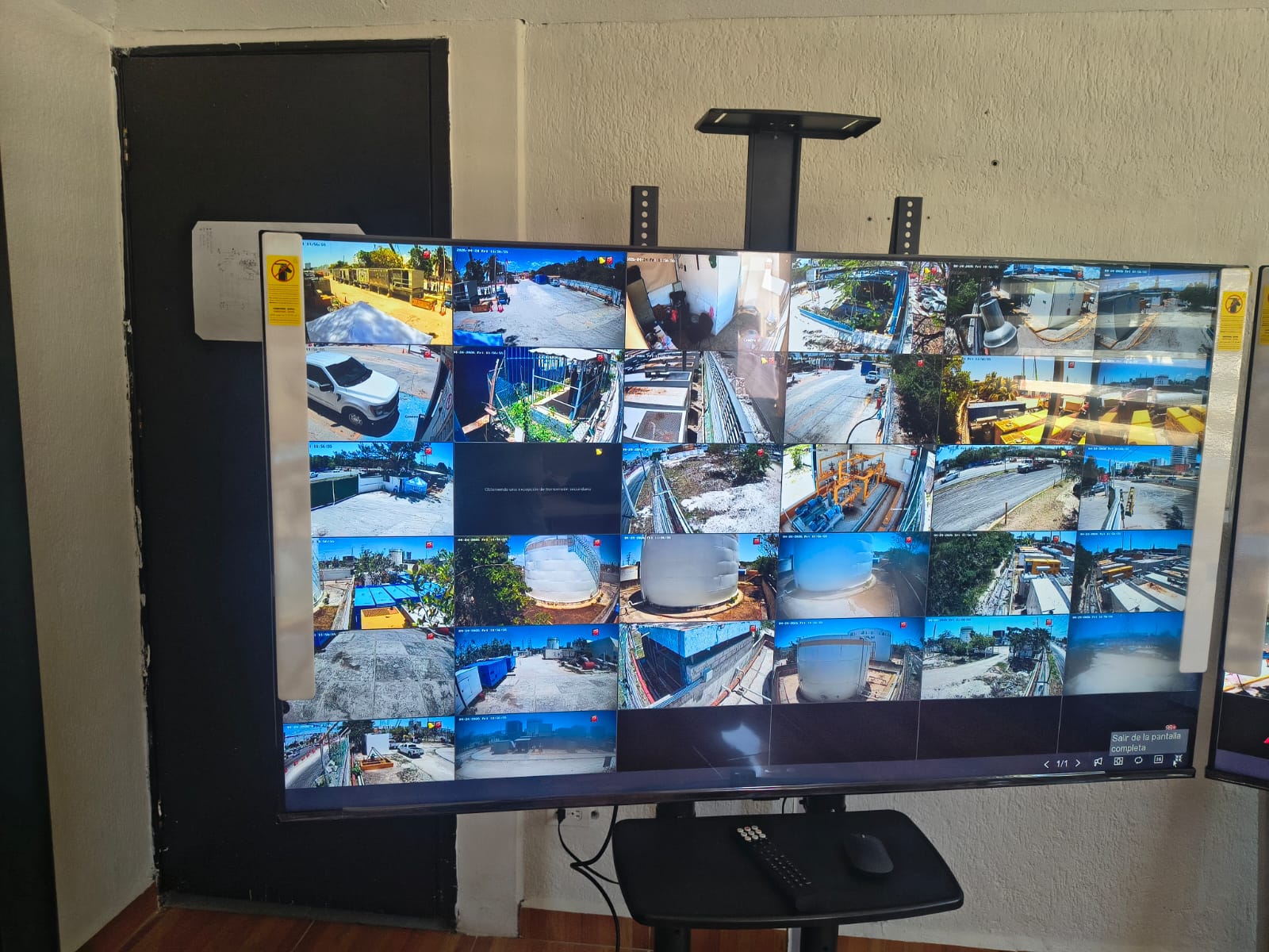 Cámara 360° instalada por TECYPE en área comercial de Mérida
